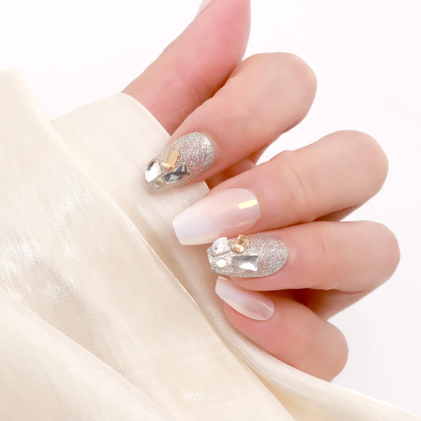 PRESS-ON Nails: Diamond Fragment